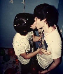 emo love 56c86a34596ab.jpg