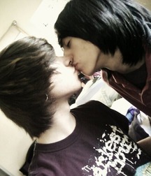 emo love 56c86a3b6e100.jpg