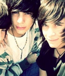goths and emos 56fffbda9dcf4.jpg