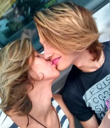 smooch 57064b30beeb7.jpg