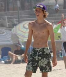 boys beachin' 5723948e41d59.jpg