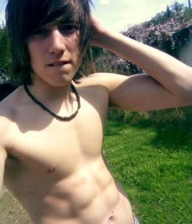 emos 5733359a1779e.jpg