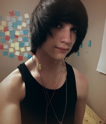 emo 5778f9851dd87.jpg