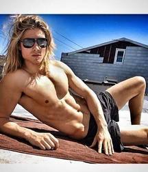  shirtless blonds 577d7340c07ac.jpg