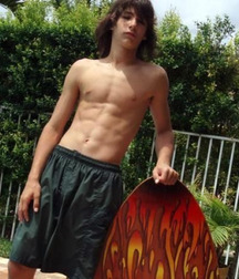 shirtless longhairs 2 578636abc147c.jpg