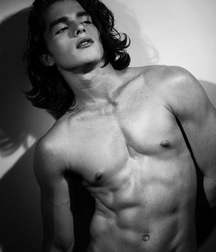 shirtless and loving it 5794dcc8f25f4.jpg