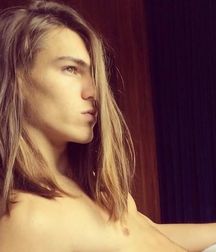 shirtless blonds 579775643c2b4.jpg