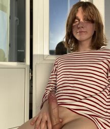 Cute femboy with long hair 628d699f3e9bc.jpg