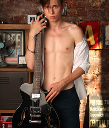 Manson1 5a37fbfc20b85.jpg