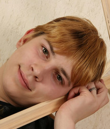 GRISHA THE BOY WITH FRAME 57d98f427548e.jpg