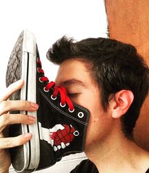Feet and sneaks 1 589e1a65ba543.jpg