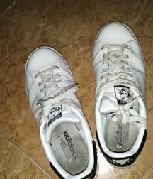 Feet and sneaks 1 589e1a69c262d.jpg