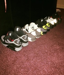Feet and sneaks 1 589e1a6b50731.jpg