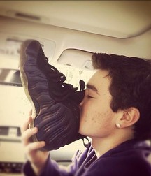 Feet and sneaks 1 589e1a6c6767a.jpg