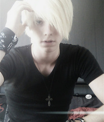 Emo Boys 59da0cfe29981.jpg