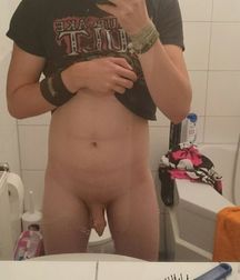 Emo Boys 59da0d386cf7b.jpg