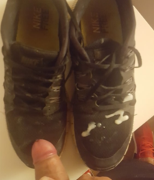 Boys socks sneakers & feet 1 5a283ae665e2d.png