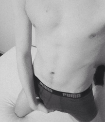 Selfie Boys 1 5a28496bcba2c.jpg