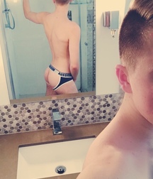 Selfie Boys 1 5a28499d631bc.jpg
