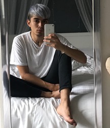 Selfie Boys 5a64bc53b9660.jpg