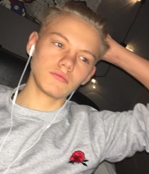 Selfie Boys 2 5a788acbdc995.jpg