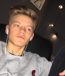 Selfie Boys 2 5a788ad260ea7.jpg