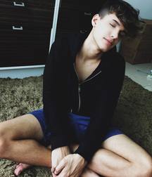 Twinks and feet and socks etc 5a788e488c25d.jpg