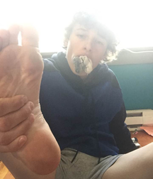 Twinks and feet and socks etc 5a788e659f0e9.png