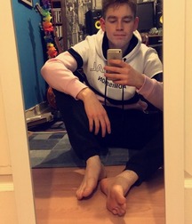 Twinks and feet and socks etc 5a788ed492ac1.jpg
