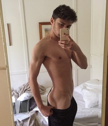 Hot boys and their phone cameras 5a7891bfb2128.jpg