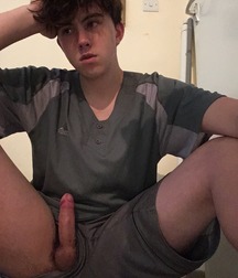Selfie Boys 2808 5b85cabf85695.jpg