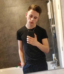 Selfie Lads 1212 5c10e3214cfe3.jpg