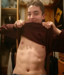 Hung guy 5c12d3334c6f3.jpg