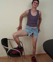 Karl needs new shorts 5dfeea95319f0.jpg