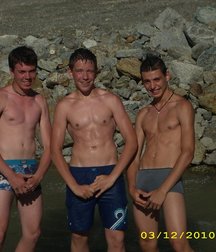 young men 59628a5b842bd.jpg