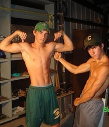 young men 59628a6f375ba.jpg
