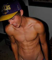 young men 59628abd2a993.jpg