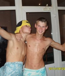 young men 59628add17467.jpg
