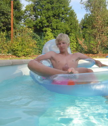 blond boy 598fac7201810.jpg