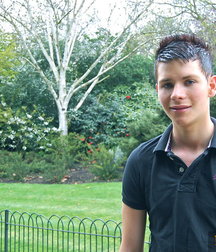 hot boy at play 59d6d21e5fb47.jpg