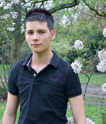 hot boy at play 59d6d223b7b1d.jpg