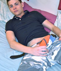 hot boy at play 59d6d22f62e72.jpg