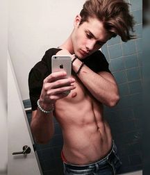guys4gays 59d6dd5981588.jpg