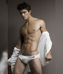 guys4gays 59d6dd5f876a8.jpg