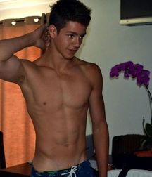 guys4gays 59d6dd79e2e0a.jpg