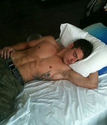 guys4gays 59d6dda39daa7.jpg
