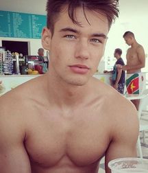 guys4gays 59d6ddc572982.jpg