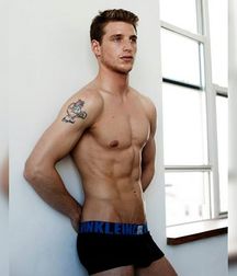 guys4gays 59d6ddc8c1cb6.jpg