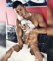 guys4gays 59d6ddfde96d7.jpg
