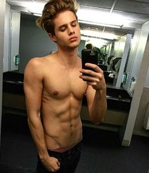 guys4gays 59d6de0fc0707.jpg